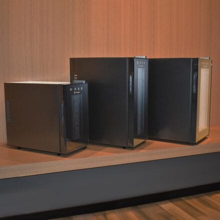 cava de vinos techgo para 8 botellas kws 8e termoeléctrica negra