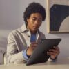 ipad pro 11″ apple wi fi + celular 256gb standar glass silver mvw23le a